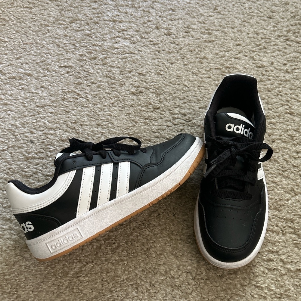 Adidas Hoops 3.0 Kids Sneakers – Black/White – Size 4 Youth – Like New